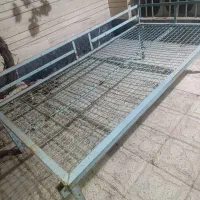 تخت آهنی