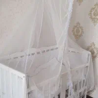 تخت کودک یا کنار مادر