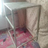 چهار پایه آهنی