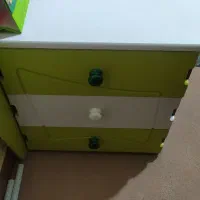 تخت و کمد کودک|تخت و صندلی بچه|شیراز, شهرک پرواز|دیوار