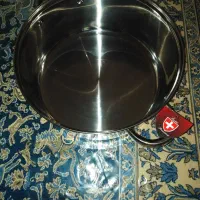 یک عدد قابلمه استیل ساخت کشور سویس