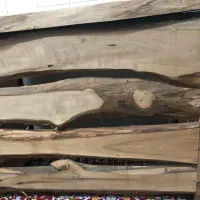 میز چوبی با اسلب گردو