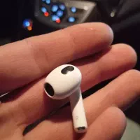 گوشی سمت راست ایرپاد ۳