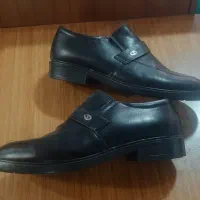 دو عدد کفش مجلسی|کیف، کفش، کمربند|رشت, چله خانه|دیوار