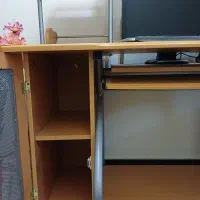 میز کامپیوتر همراه با مانیتور وکیبورد وباندها ا