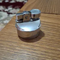 تعدادی فندک قدیمی