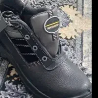 کفش ایمنی سایز ۴۲قیمت ۸۰۰