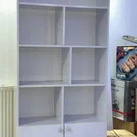 کتابخانه و میز تحریر