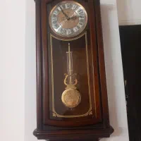 ساعت بدنه چوب وتابلو فرش