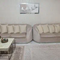 راحتی ۸نفره کاملا نو  با ۴ صندلی ومیز نهارخوری