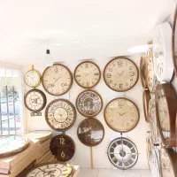 ساعت های دیواری چوبی کلاسیک