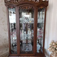 بوفه چوبی کنده کاری شده