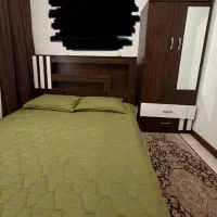 تخت و کمد ایینه و میز ارایش