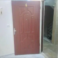 در ورودی