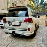 لندکروز ۲۰۱۱ بیرنگ