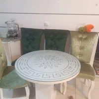 میز نهار خوری . جاکفشی .کمد لباس .اینه دراور