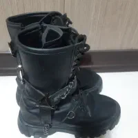 کفش|کیف، کفش، کمربند|اصفهان, سودان|دیوار