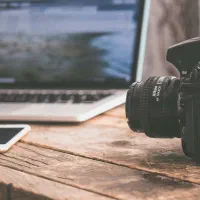 مدل و بازیگر خانم / تولید محتوا