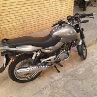 موتور سیکلت پالس ۱۸۰