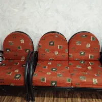 مبل فلزی سالم وتمیز|مبلمان خانگی و میز عسلی|رشت, کوی مهر|دیوار