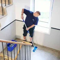 نظافت منزل .راه پله. حیاط و پارکینگ