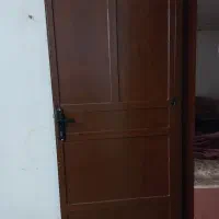 درب آهنی سالم وتمیز عرض ۸۸ .طول ۱۹۰