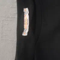 دورس آیداس|لباس|هشتگرد, مدرس|دیوار