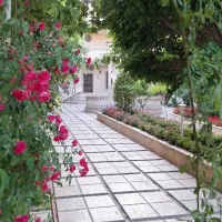 اجاره باغ،عمارت گلشن دوبلکس.سه خواب.استخر مجهز|اجارهٔ کوتاه‌مدت ویلا و باغ|مشهد, دانشجو|دیوار