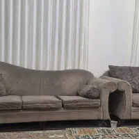 یک دست مبل ۷ نفره به فروش می‌رسد