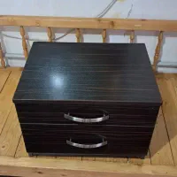 میز/پاتختی دو کشو سالم و تمیز
