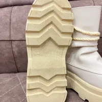 نیم بوت کفش|کیف، کفش، کمربند|رشت, یخسازی|دیوار