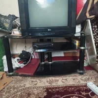 تلویزیون و میز