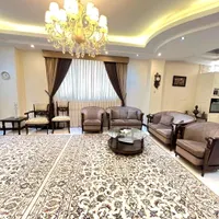 ۸۷ متر _ کم سن _ نما ترکیبی_ سالن پرده خور_ اشرفی