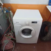 لباس شویی هایسنس 7کیلو در حد نو