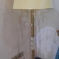 آباژور ایستاده