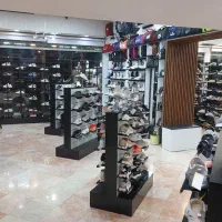 استخدام فروشنده ماهر برای کفش فروشی