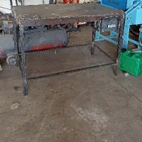 میز کار اهنی