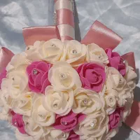 دسته گل عروس جنس فومی|گل مصنوعی|شیراز, قلعه نو|دیوار