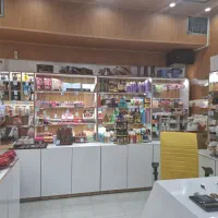 ویترین سه تیکه ام دی اف همراه با پیشخوان|فروشگاه و مغازه|اصفهان, قهجاورستان|دیوار