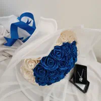 دسته گل رز روبانی ۴۰ شاخه دو رنگ