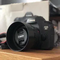 دوربین کانن 6D با لنز ۵۰-اف ۱/۸