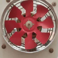 فن تهویه هوا یک عددوضبط صوت قدیمی یک عدد