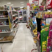 فروشنده سوپر مارکت