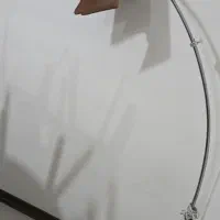 آباژور ایستاده