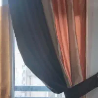 یک پرده حریر استخوانی و  یک ساتن کرم|پرده، رانر، رومیزی|تهران, سبلان (لشگر)|دیوار