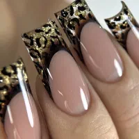 خدمات و آموزش کاشت ناخن شهرارا