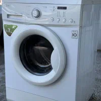لباسشویی الجی ۷کیلویی سفید در حد نو