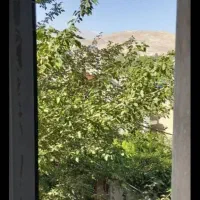 به یک نفر سالن کار