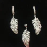 یک جفت گوشواره و آویز نقره