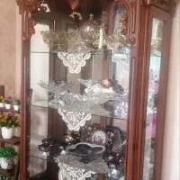 ویترین چوب کنده کاری شیک درحد نو